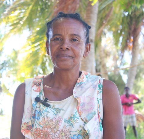 Louisette, Parent d'élève, Nosy Lava
